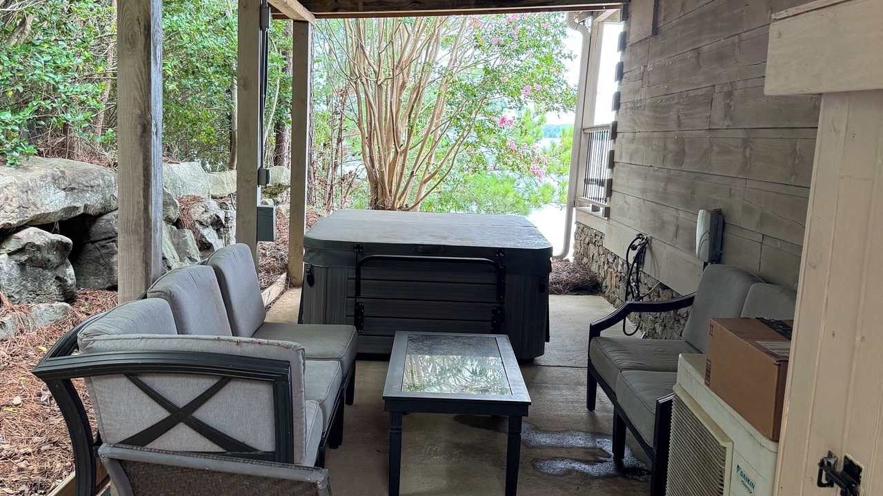 Photo of Patio Balcony in Modoc Shores