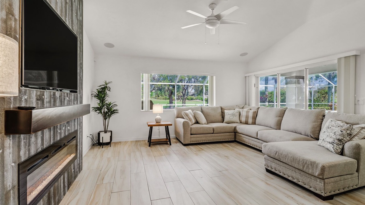 Photo of Bedroom in Lely Golf Estates