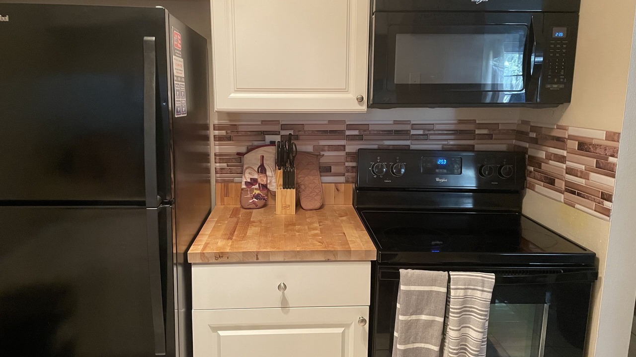 Photo of Kitchen in Bearss Plaza