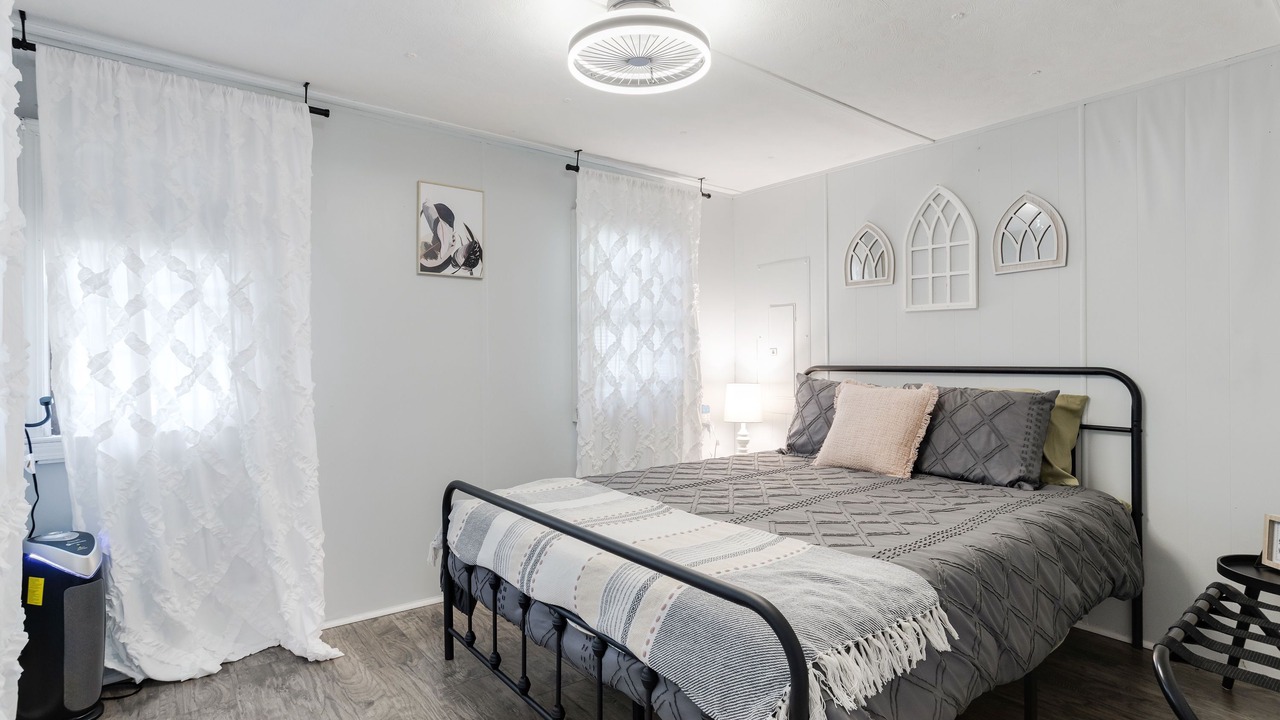 Photo of Bedroom in Townville