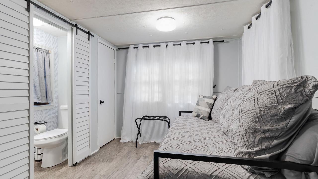 Photo of Bedroom in Townville