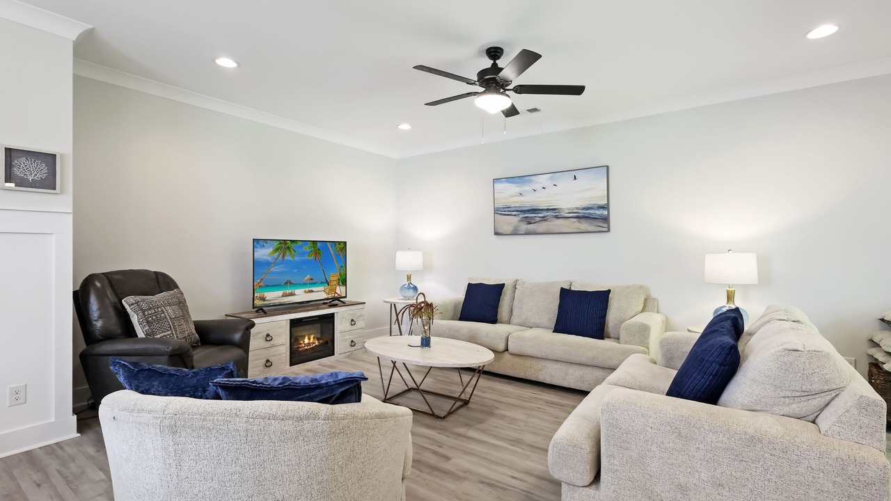 Photo of Livingroom in Spanish Wells