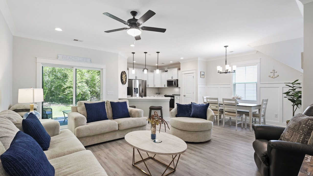 Photo of Livingroom in Spanish Wells