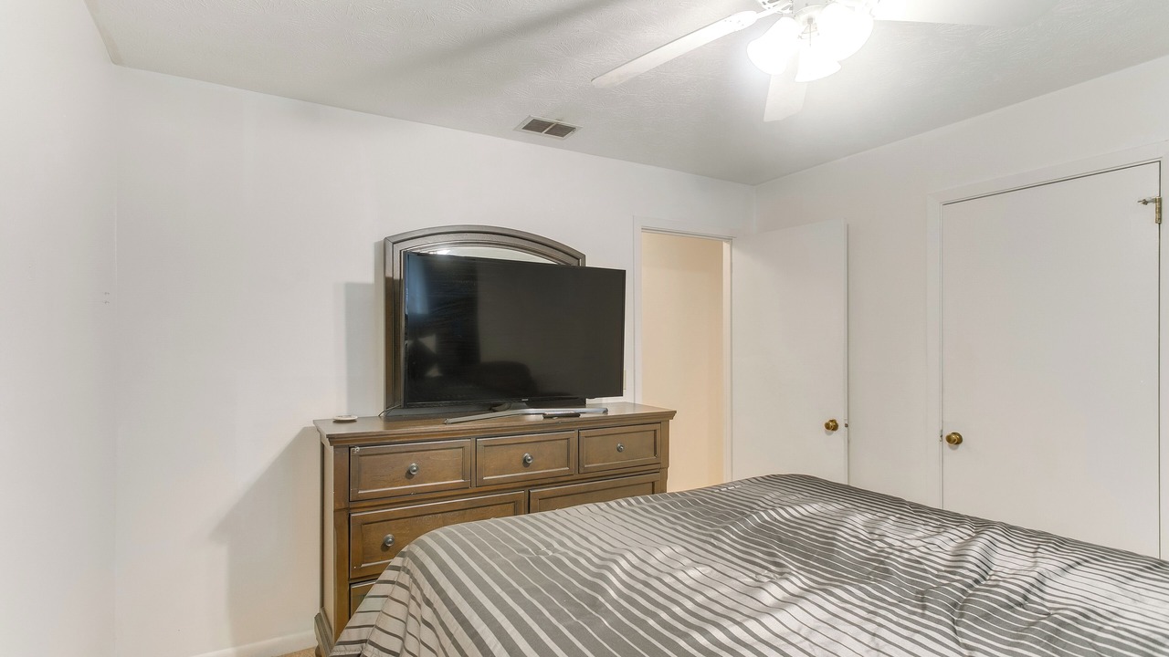 Photo of Bedroom in Waycross
