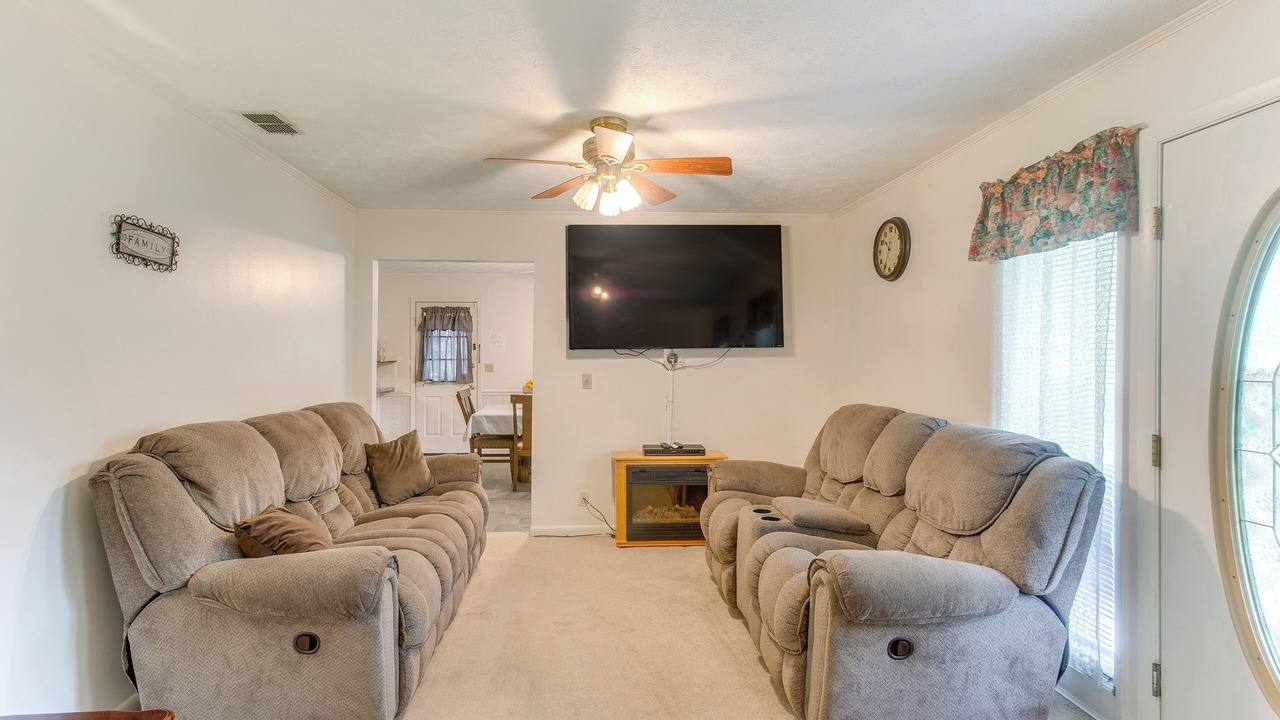 Photo of Livingroom in Waycross