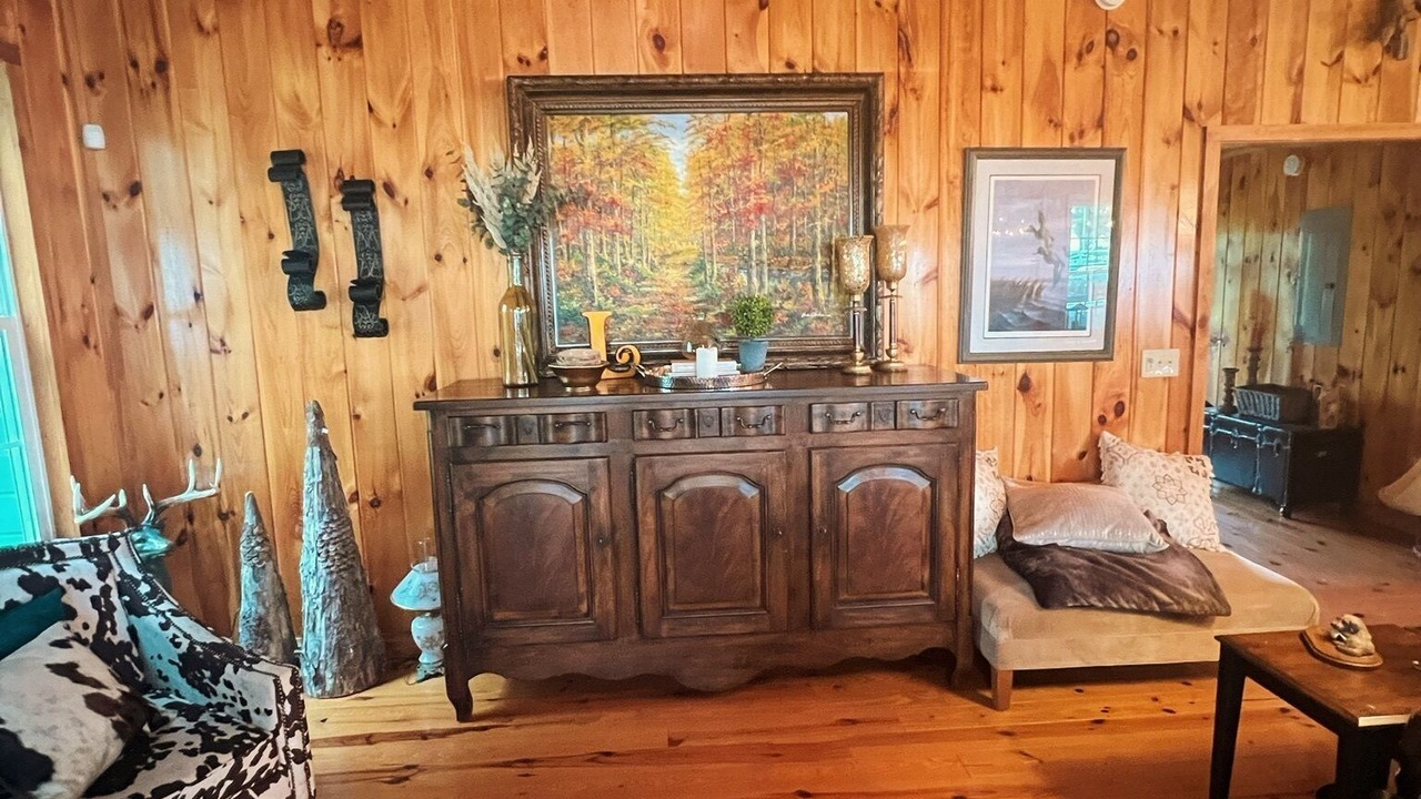 Photo of Livingroom in Manning