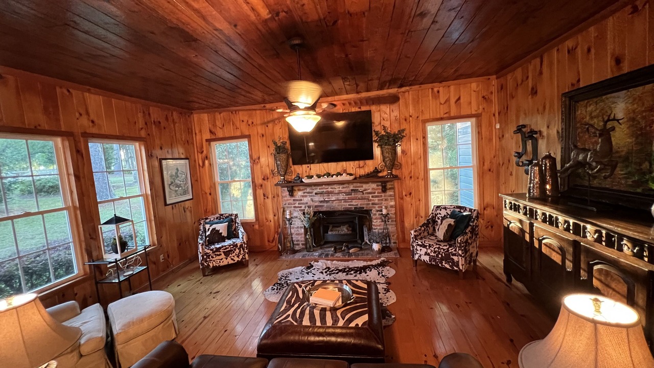 Photo of Livingroom in Manning