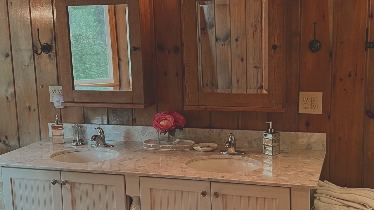 Photo of Bathroom in Manning