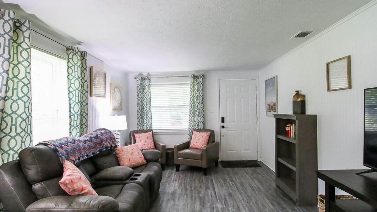 Photo of Livingroom in Pooler