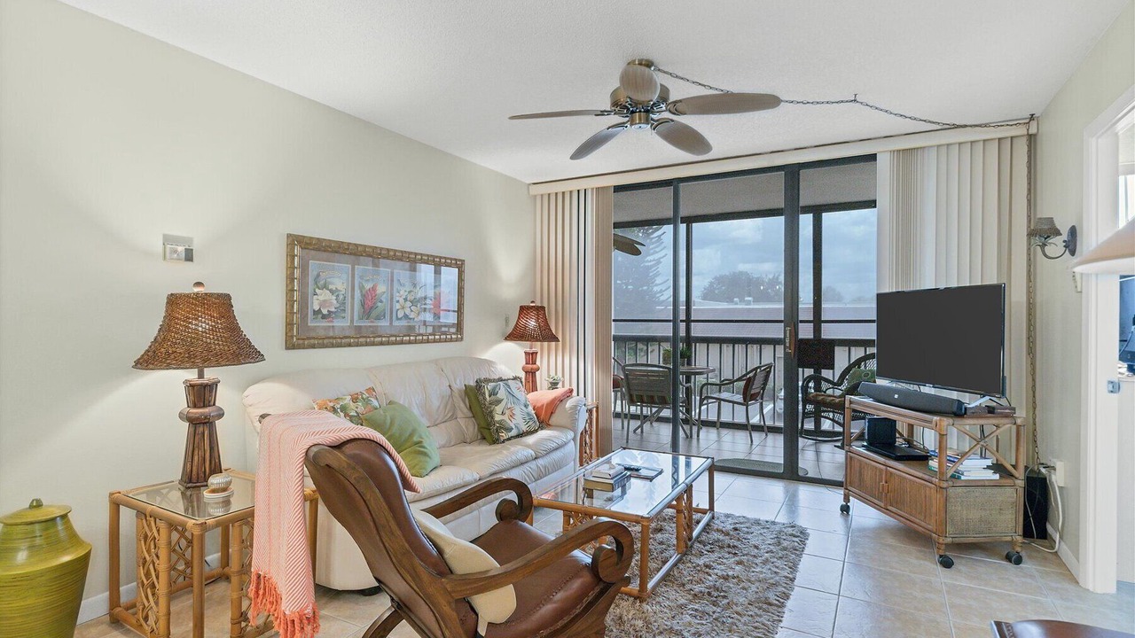 Photo of Livingroom in Port Charlotte
