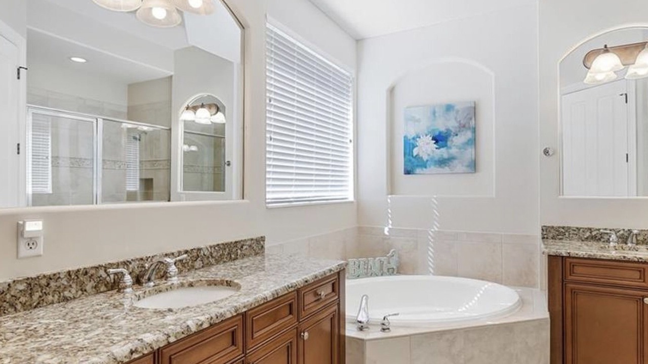 Photo of Bathroom in Naples