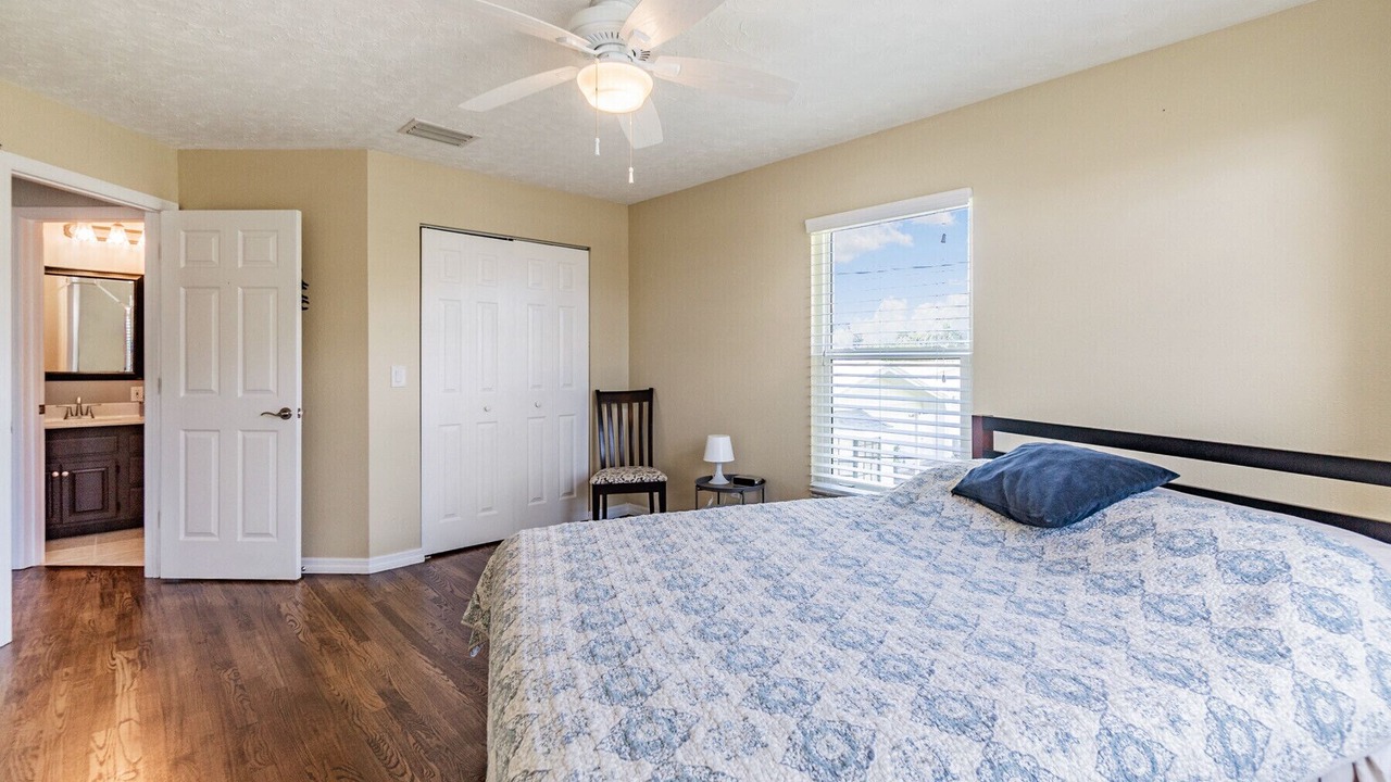 Photo of Bedroom in Shore Acres