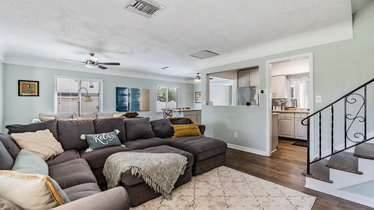 Photo of Livingroom in Shore Acres