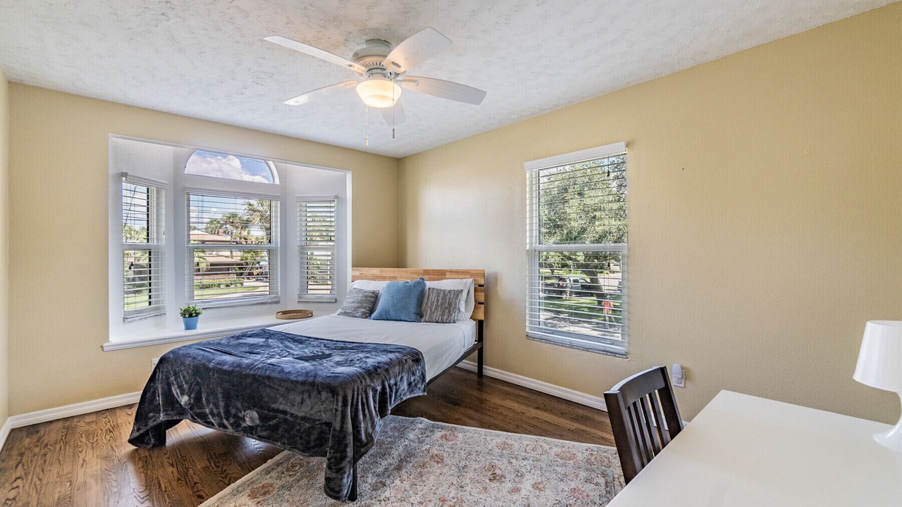 Photo of Bedroom in Shore Acres
