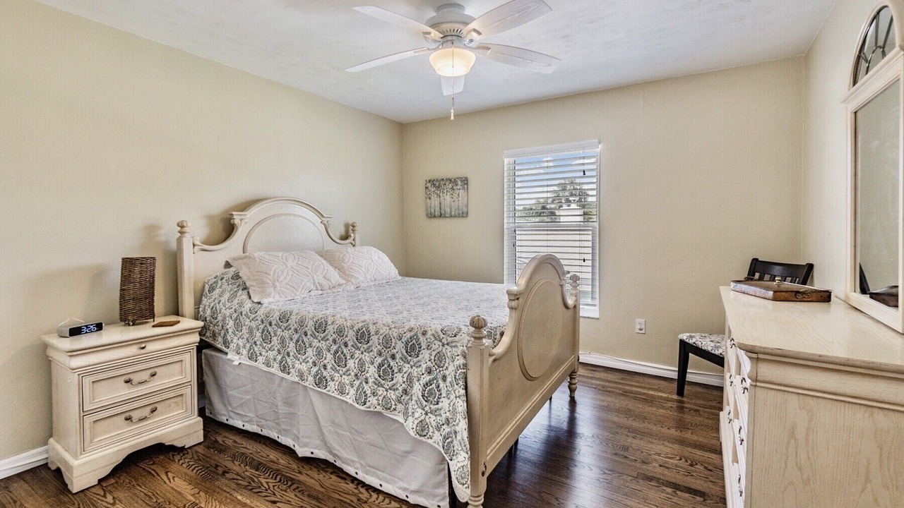 Photo of Bedroom in Shore Acres