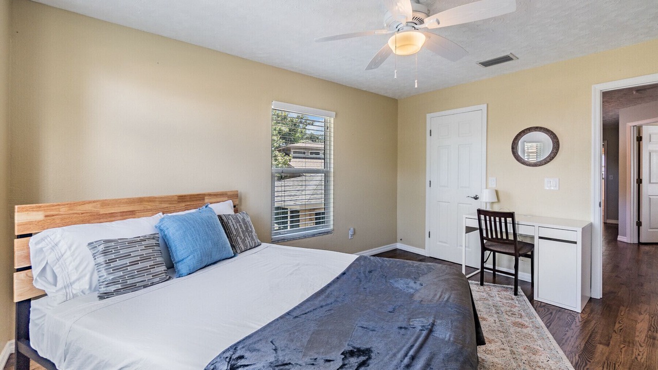 Photo of Bedroom in Shore Acres