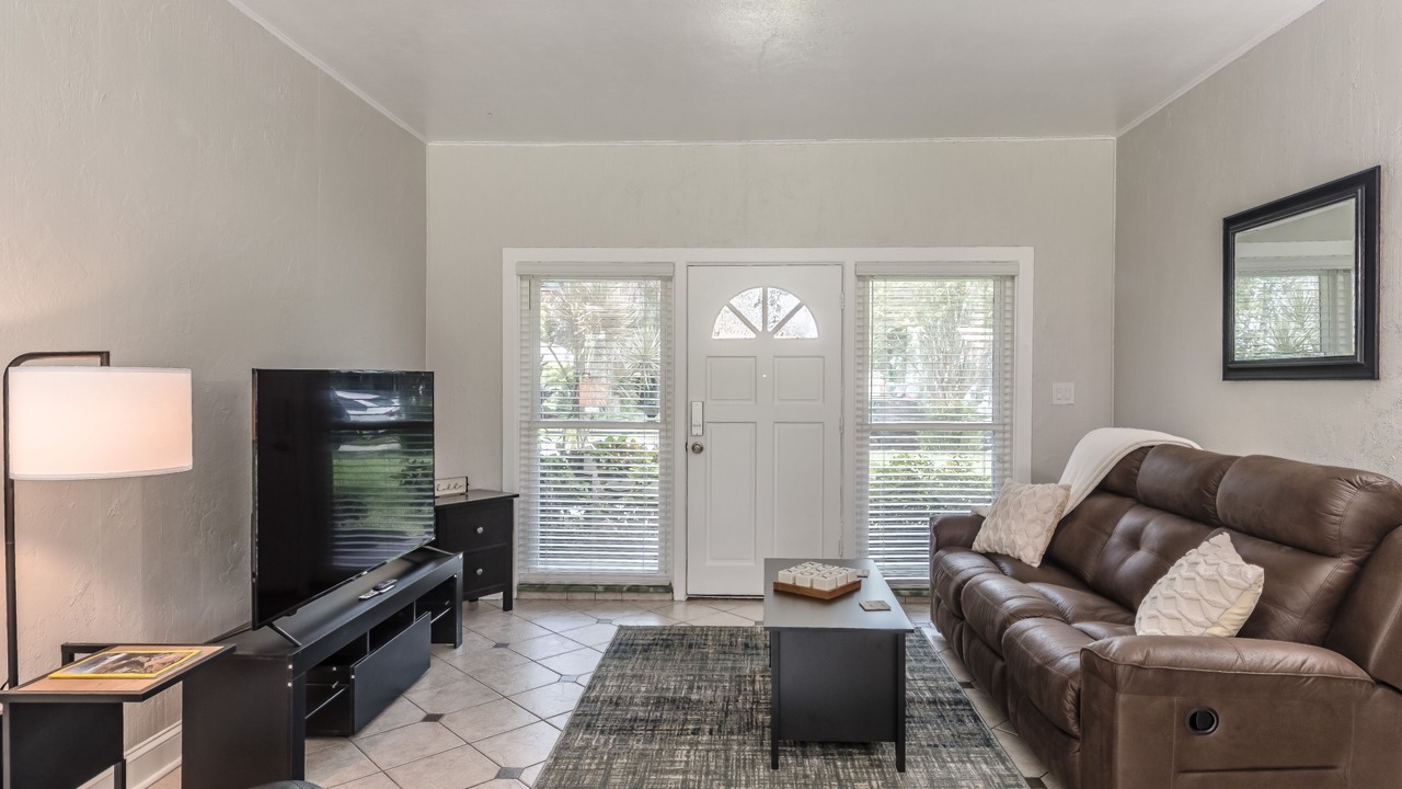Photo of Livingroom in Fairview Shores