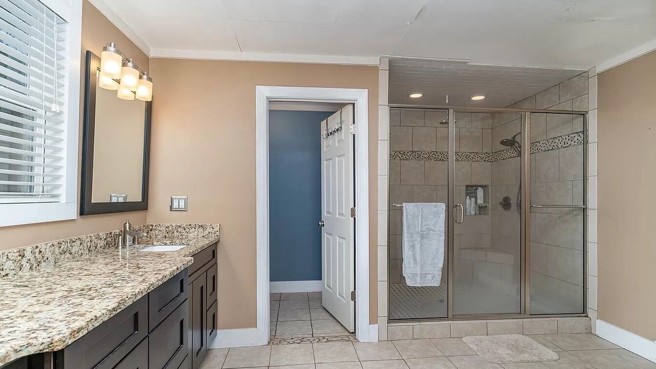 Photo of Bathroom in Kipling