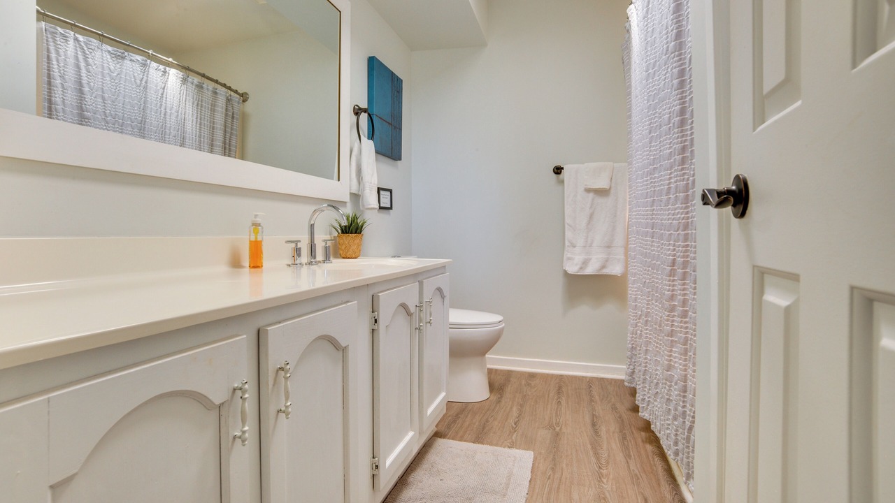 Photo of Bathroom in Oceanmarsh Subdivision