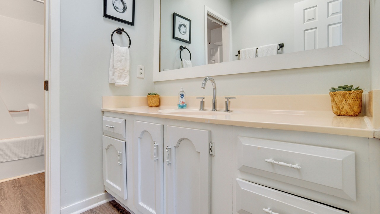 Photo of Bathroom in Oceanmarsh Subdivision