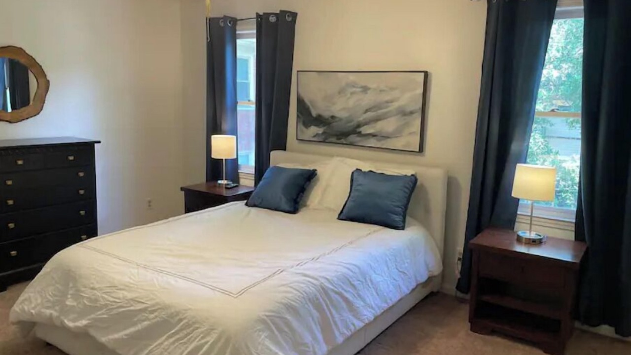 Photo of Bedroom in Midtown