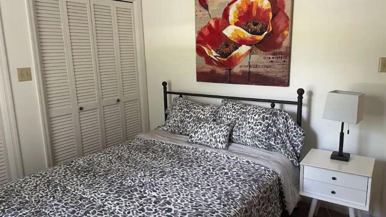 Photo of Bedroom in Midtown