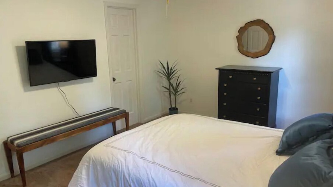 Photo of Bedroom in Midtown