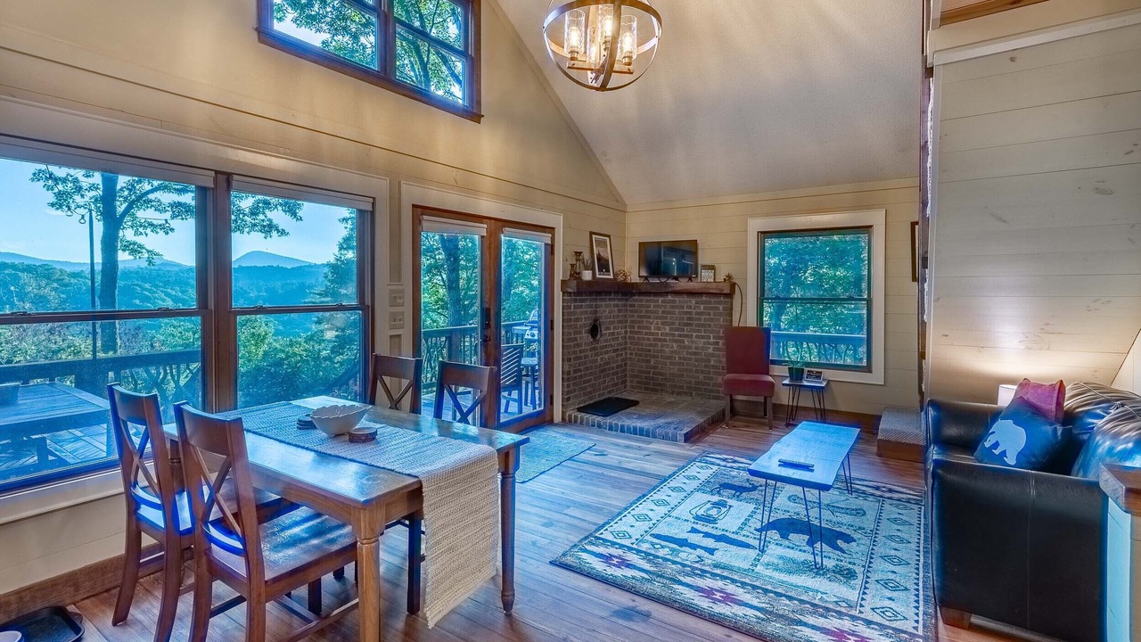 Photo of Livingroom in Cashiers