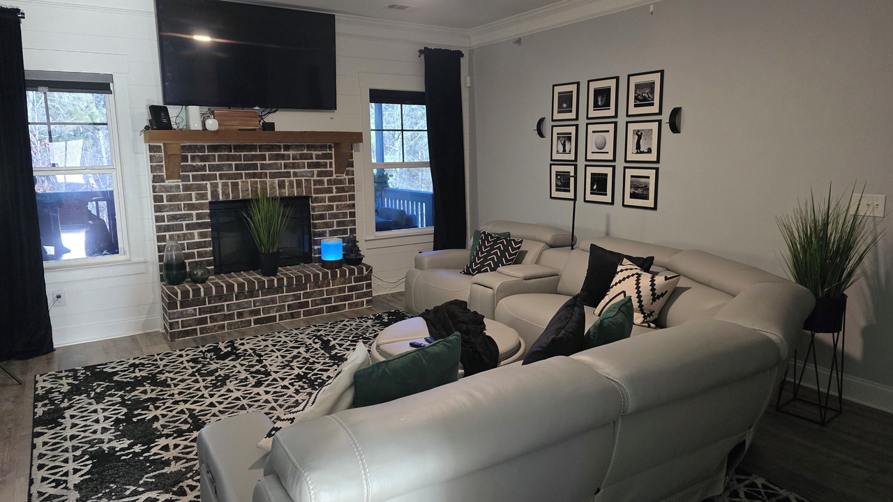 Photo of Livingroom in Evans