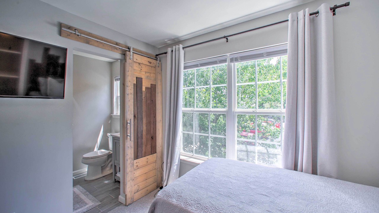 Photo of Bedroom in Central