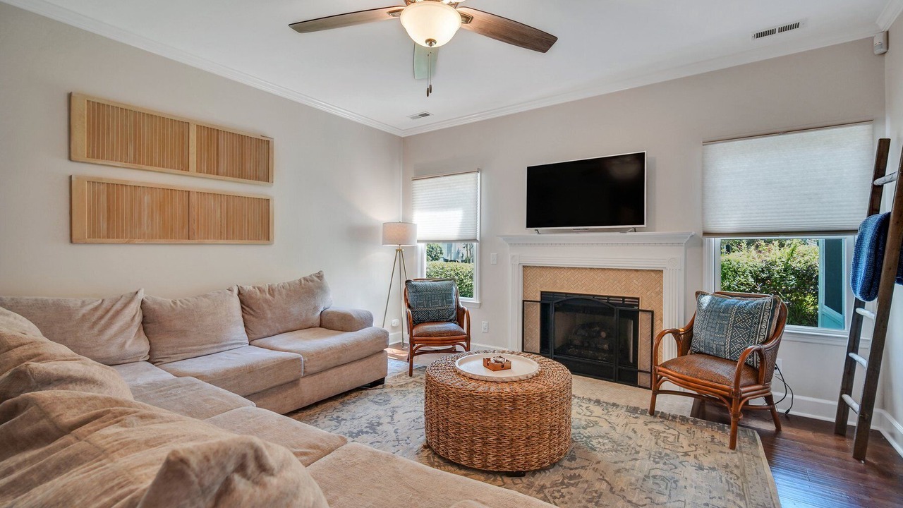Photo of Livingroom in Port Royal Landing