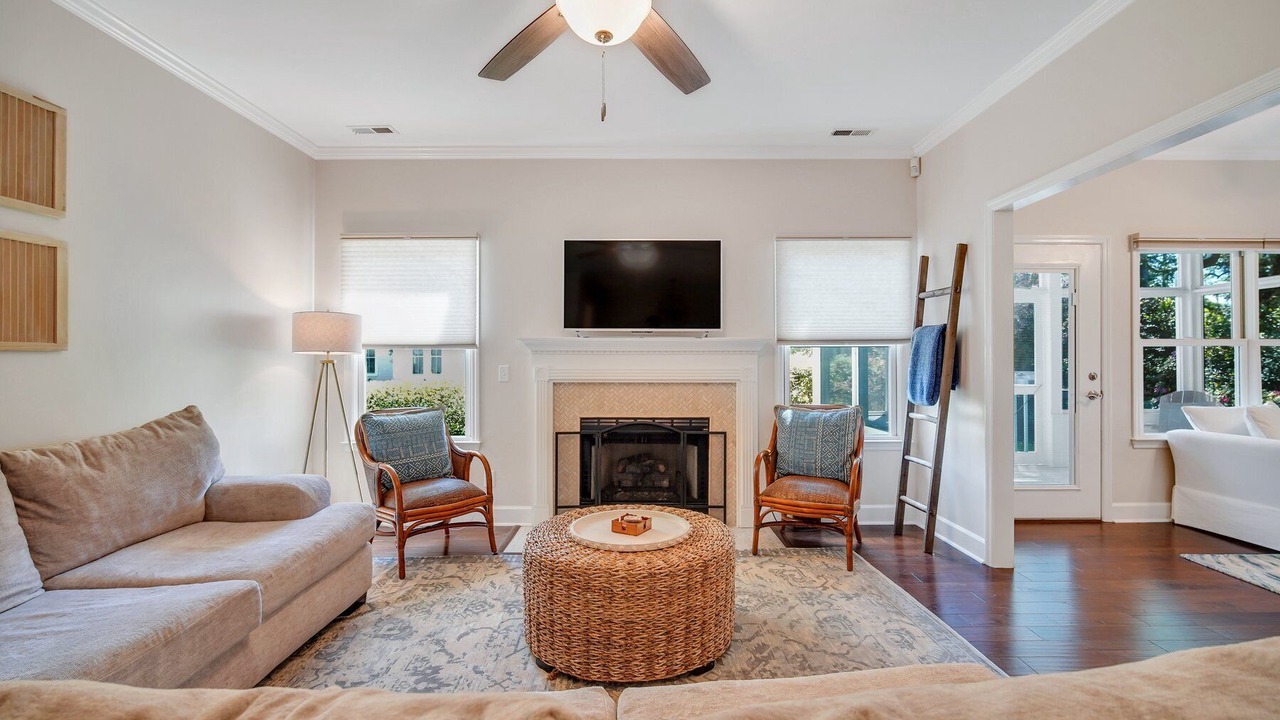 Photo of Livingroom in Port Royal Landing