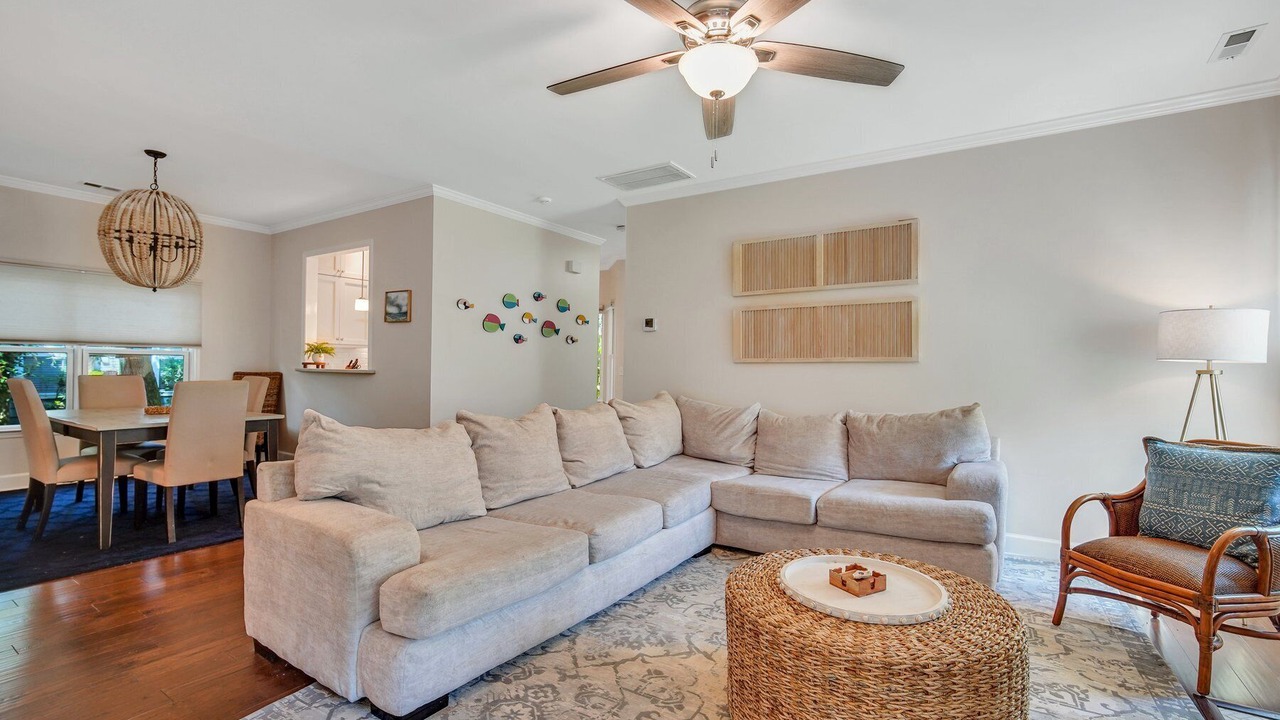 Photo of Livingroom in Port Royal Landing