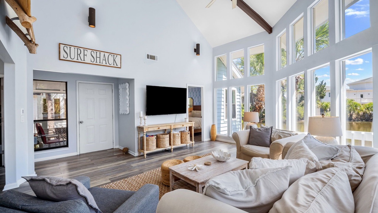 Photo of Livingroom in Deer Lake