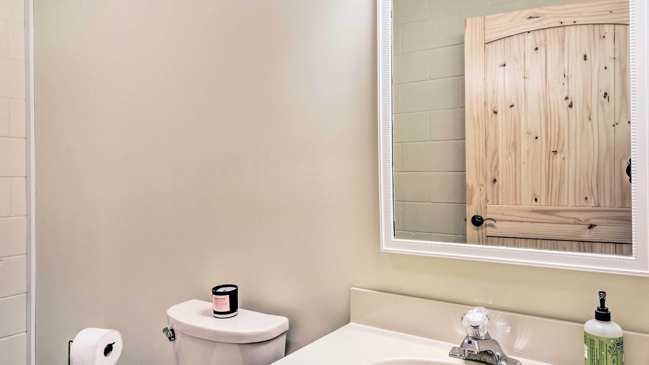 Photo of Bathroom in Mountain Rest