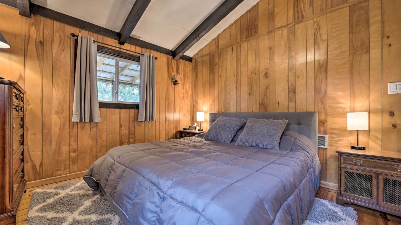 Photo of Bedroom in Glenville