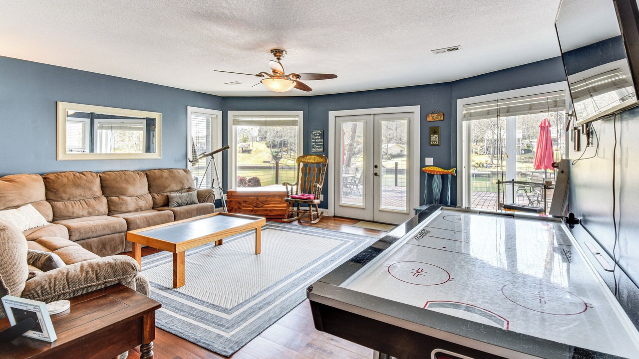 Photo of Bedroom in Lake Secession