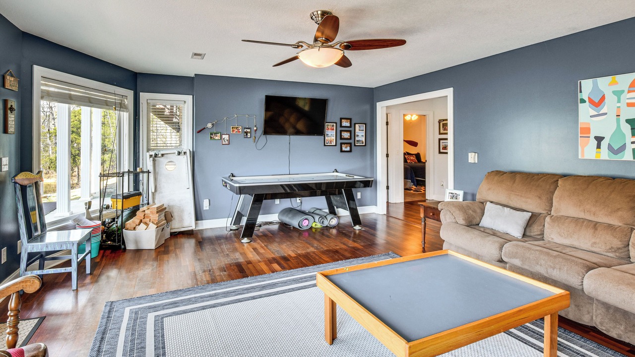 Photo of Bedroom in Lake Secession