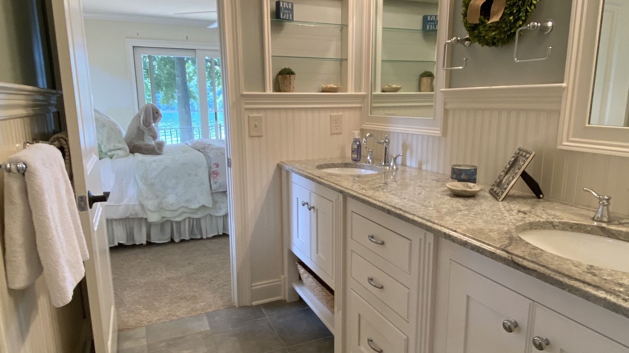 Photo of Bathroom in Seneca