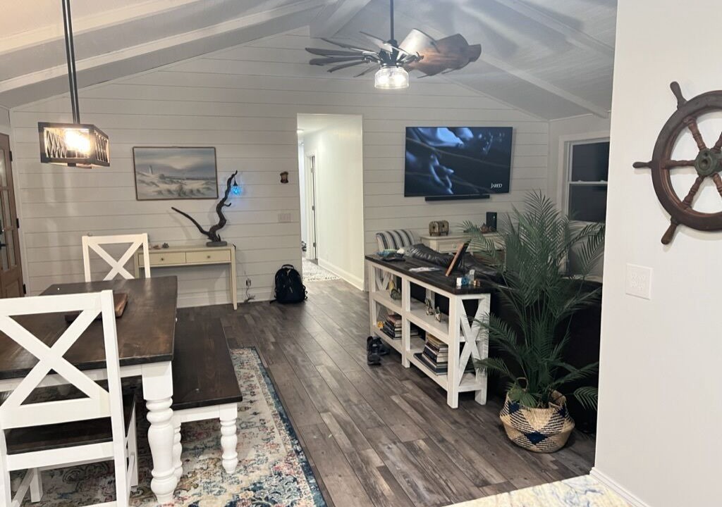 Photo of Livingroom in Blue Heron Lake