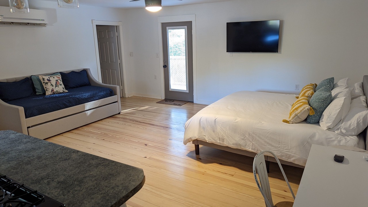 Photo of Bedroom in Riverland Terrace