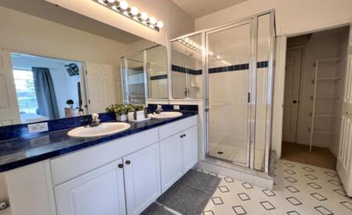 Photo of Bathroom in Sunset Lakes