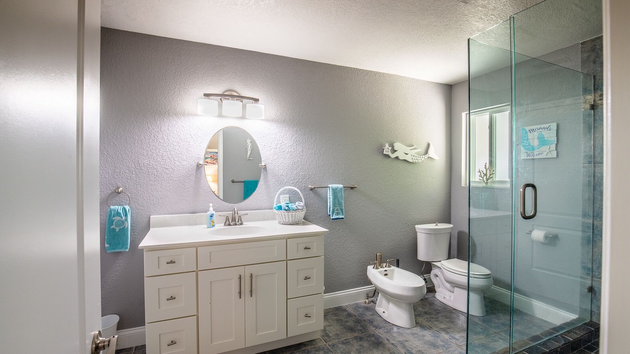 Photo of Bathroom in Roseland