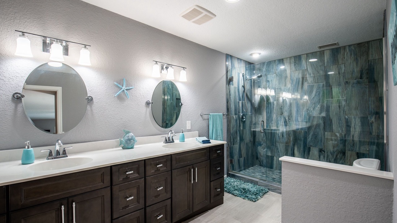 Photo of Bathroom in Roseland