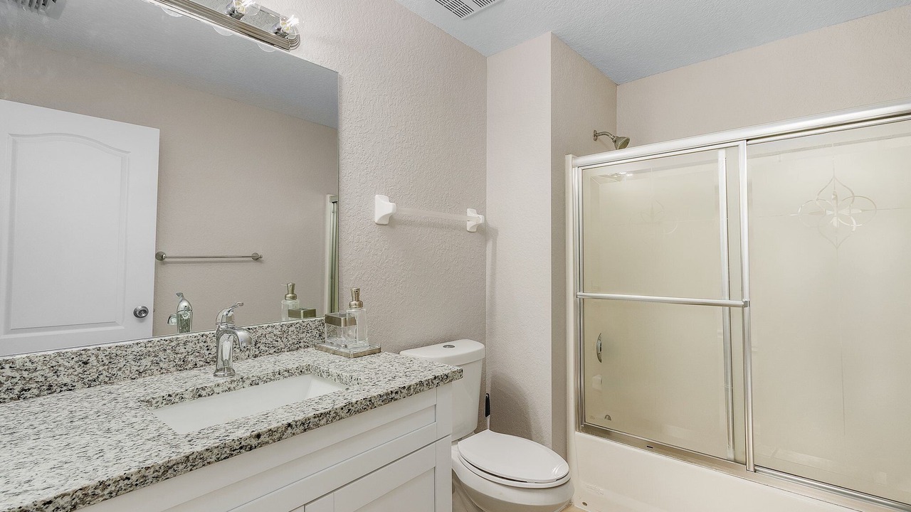 Photo of Bathroom in Trafalgar