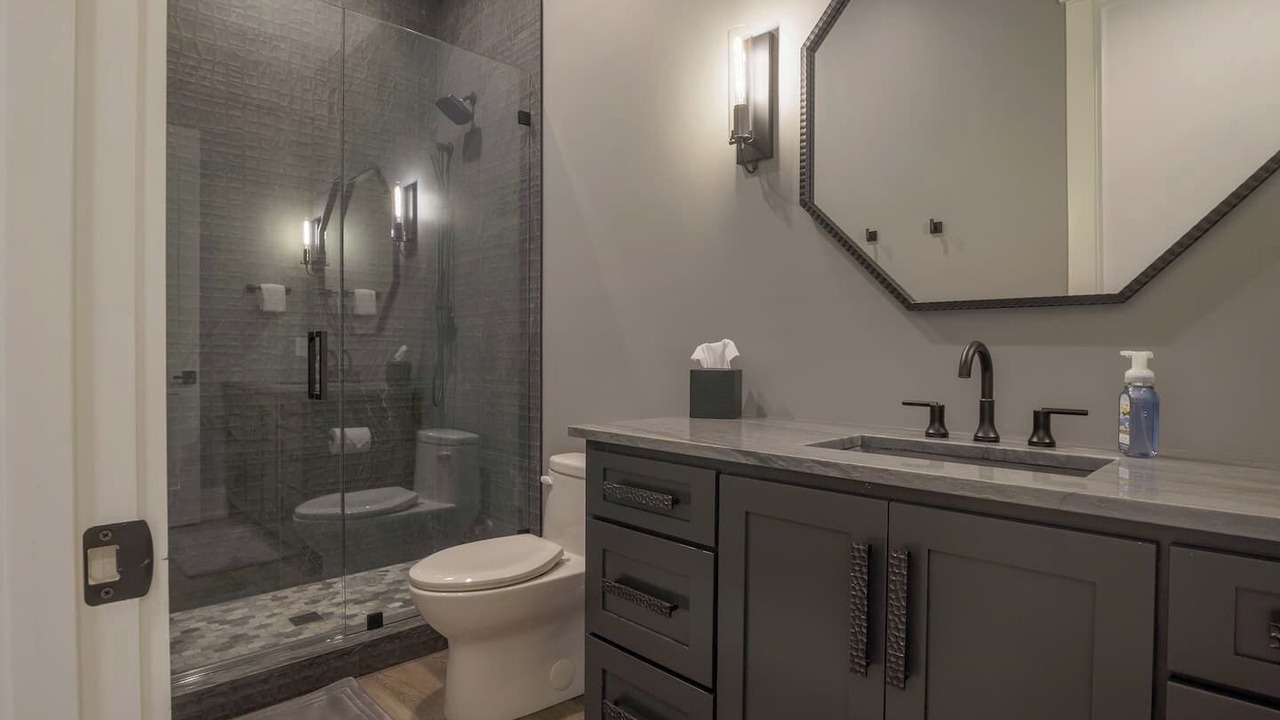 Photo of Bathroom in West Union