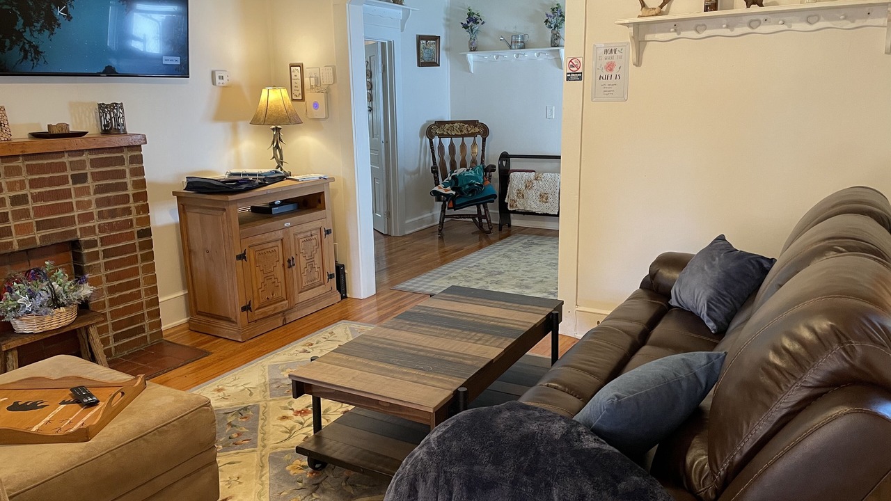Photo of Livingroom in Etowah