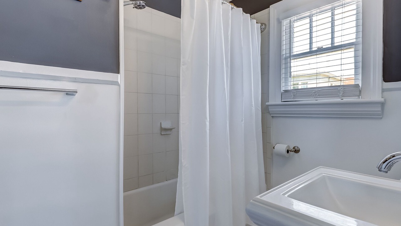 Photo of Bathroom in Thomas Square