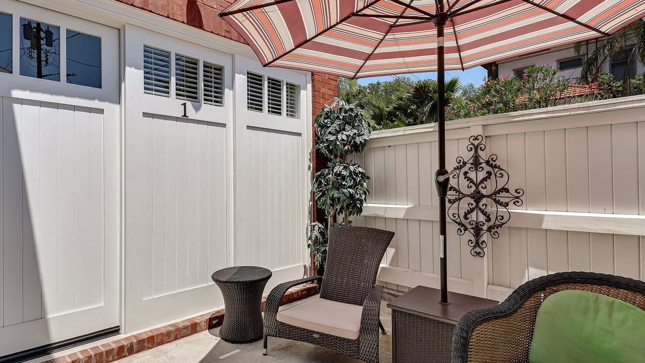 Photo of Patio Balcony in Thomas Square