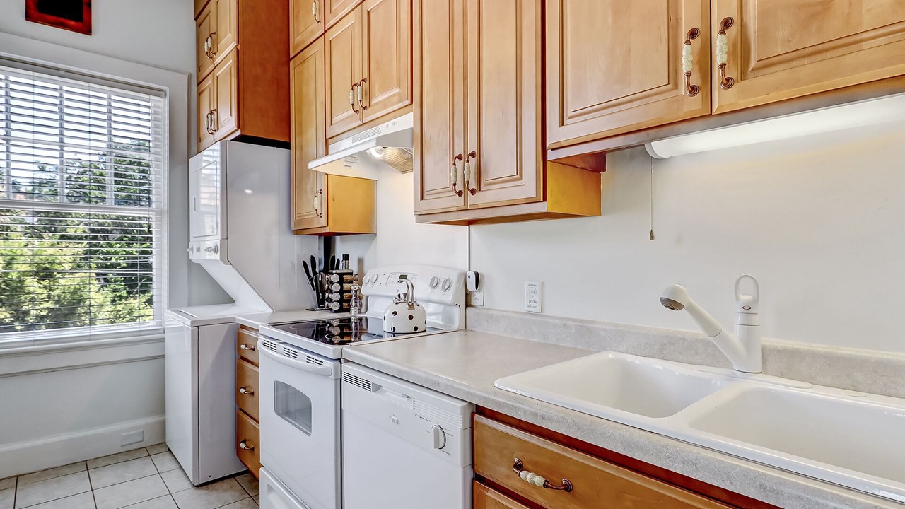 Photo of Kitchen in Thomas Square